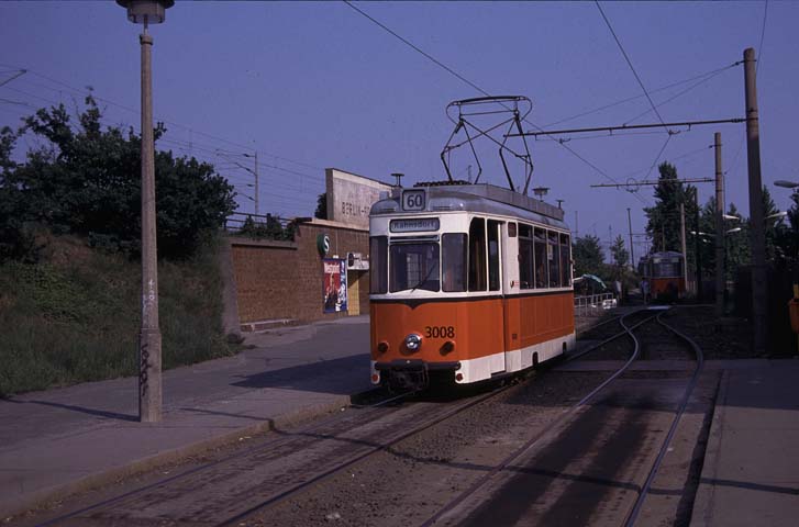 B93016