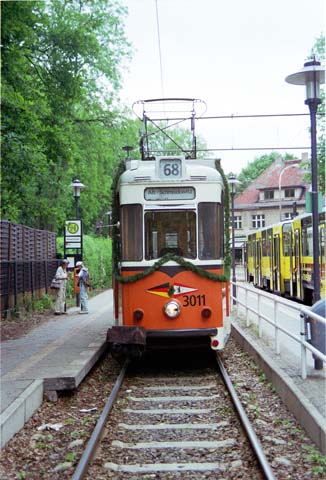 B93021